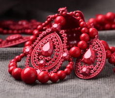 女人飾界 歐美風(fēng)與民族韻的時(shí)尚邂逅